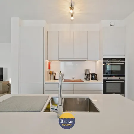 Bel Air - Modern With Spacious Terrace Near The T148 Apartment